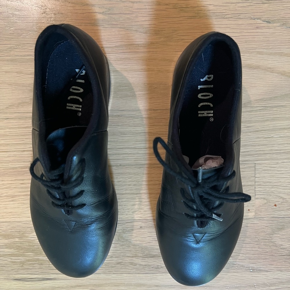 Bloch Black Leather Lace-Up tap shoes 6M